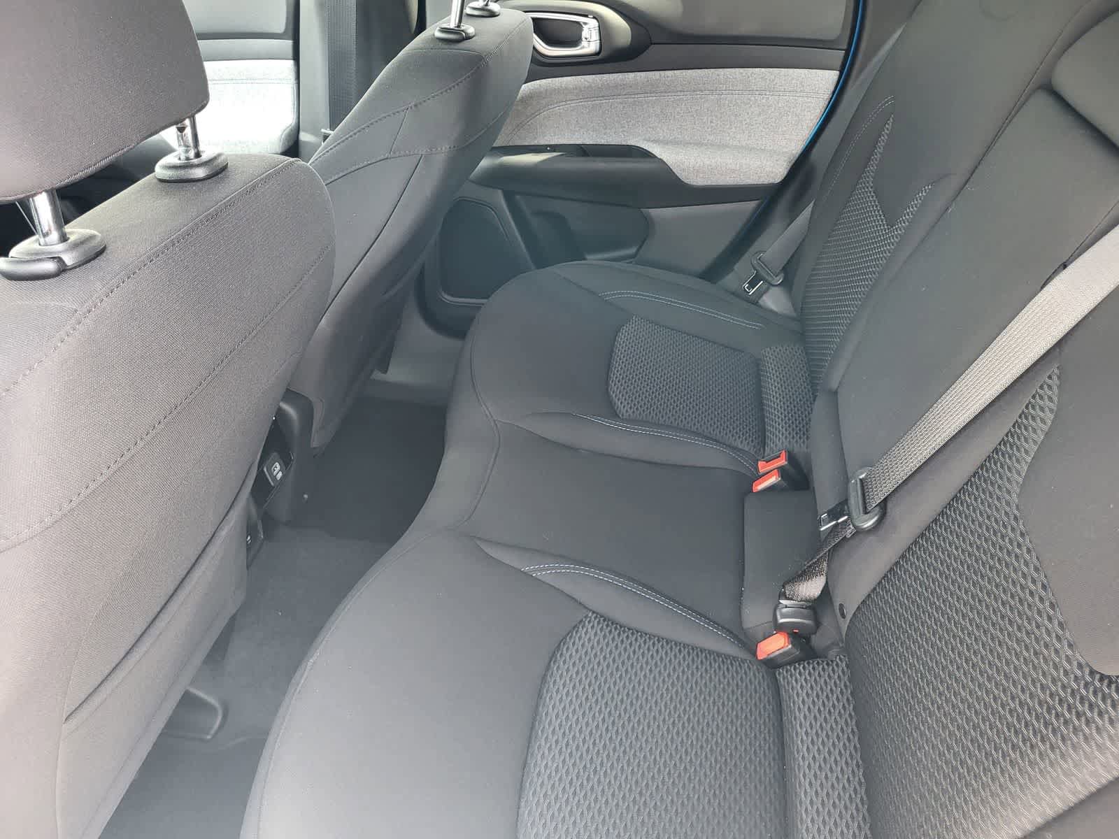 Used 2025 Jeep Compass Sport image 26