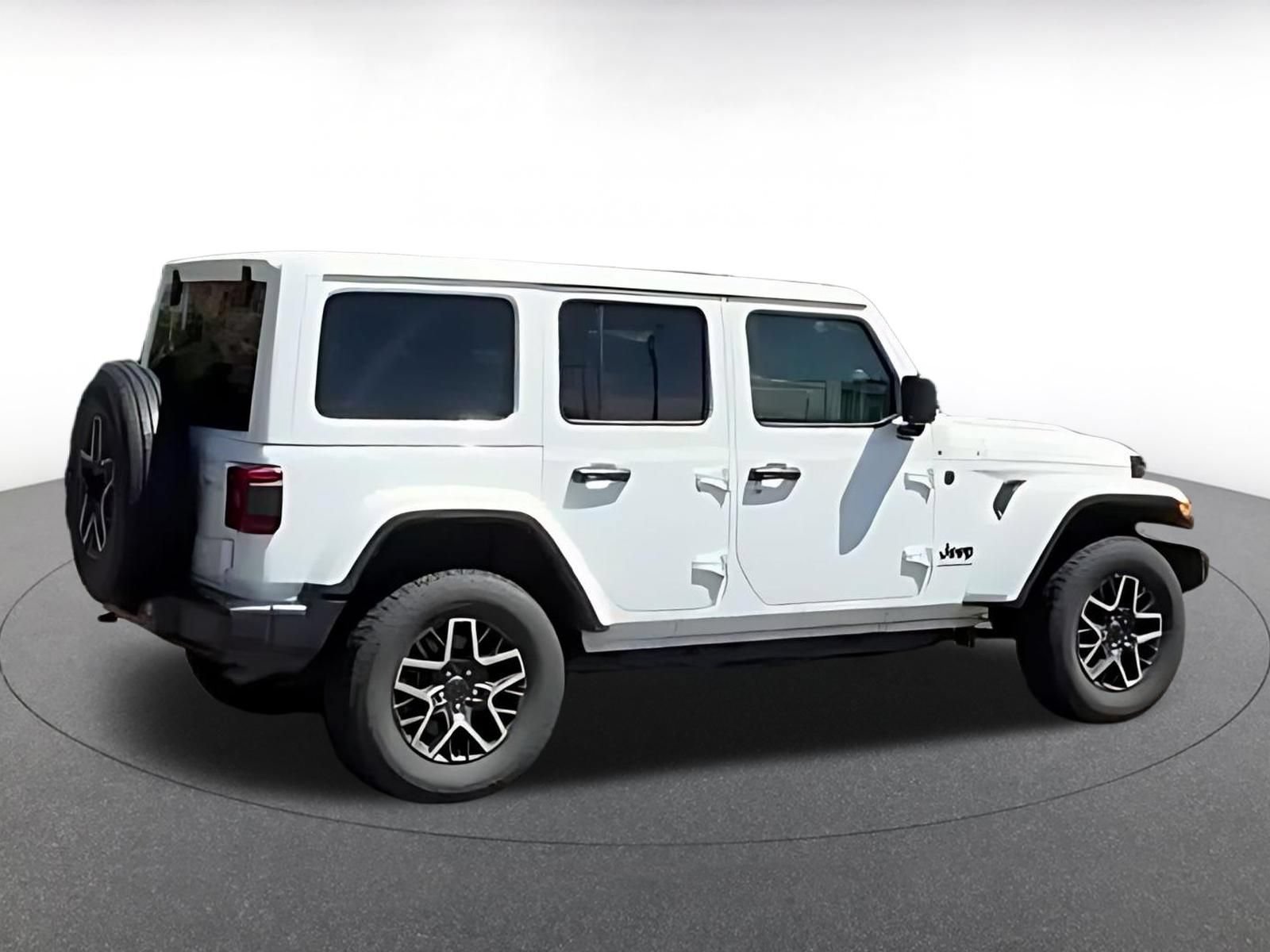 Used 2025 Jeep Wrangler Unlimited Sahara AWD/4WD image 10