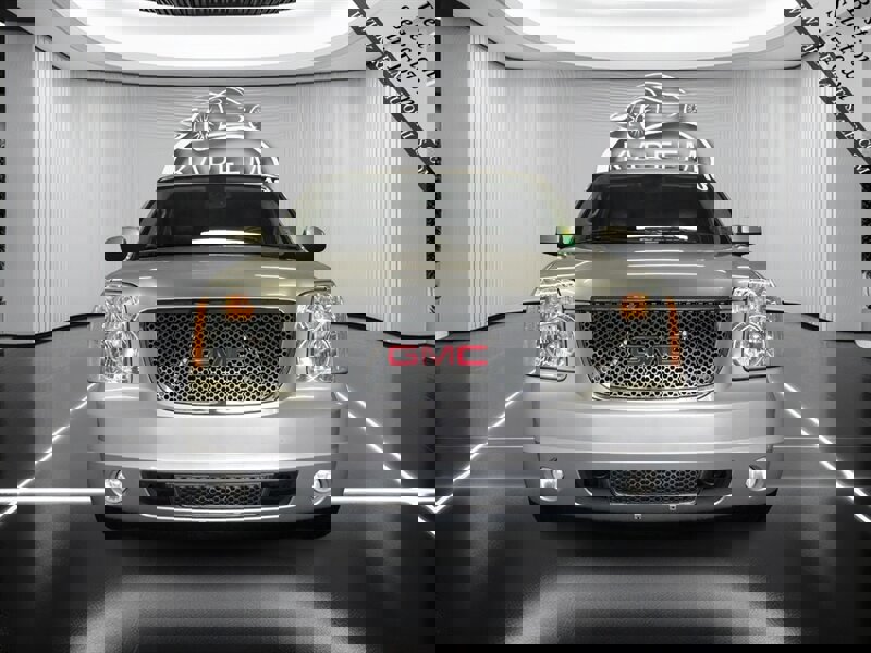 Used 2010 GMC Yukon SLT image 2