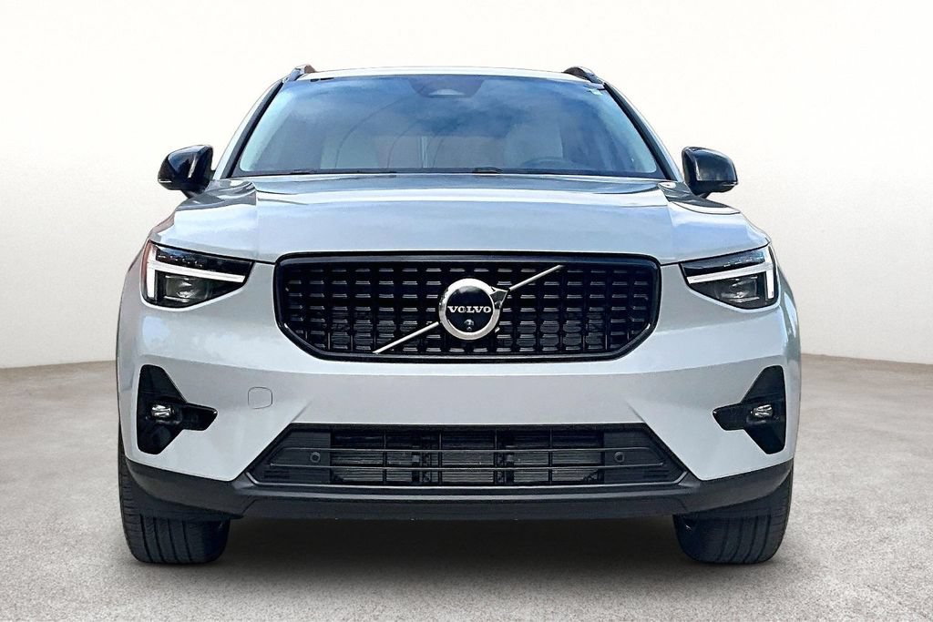 Certified 2026 Volvo XC40 B5 Ultra AWD/4WD image 4
