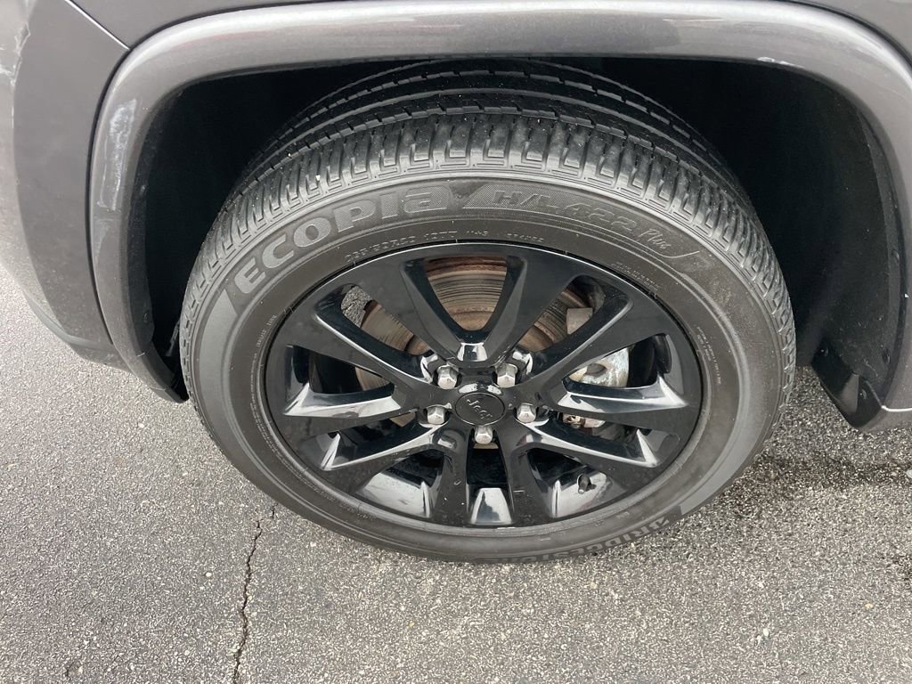 Used 2021 Jeep Grand Cherokee Laredo X image 9