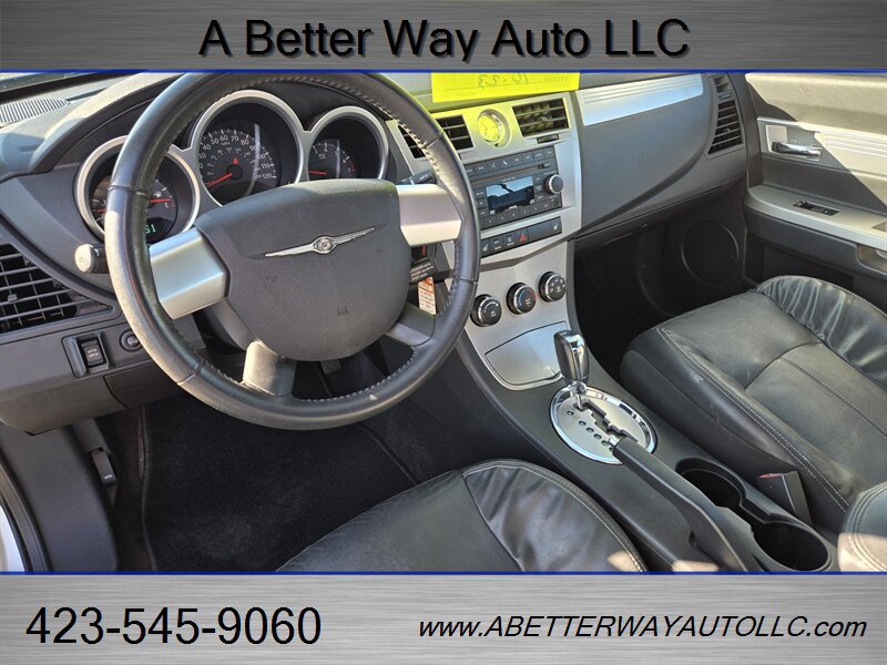 Used 2010 Chrysler Sebring Touring w/ Special Touring Group FWD image 5