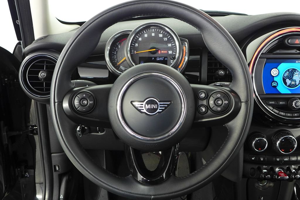 Used 2019 MINI Cooper 4-Door Hardtop image 27