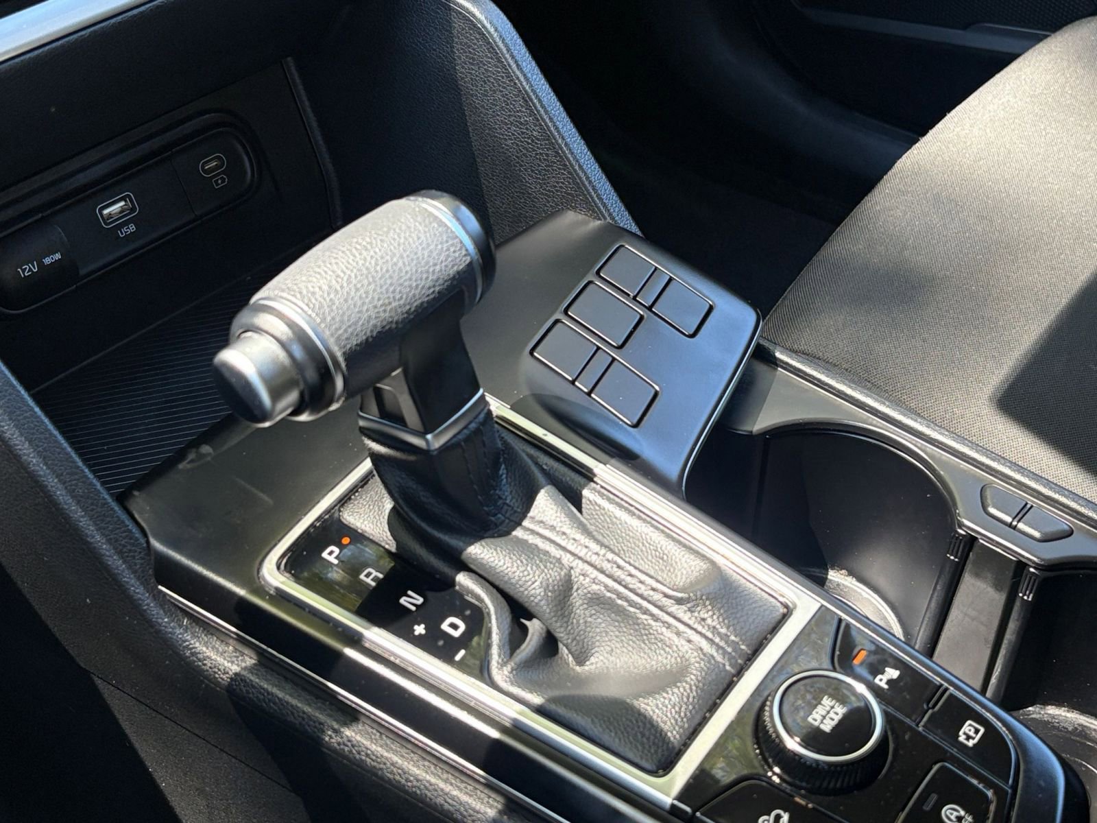Used 2025 Kia Sportage LX FWD image 38