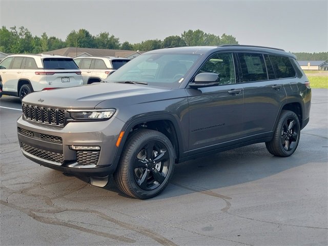 New 2025 Jeep Grand Cherokee L Limited w/ Black Appearance Package image 2