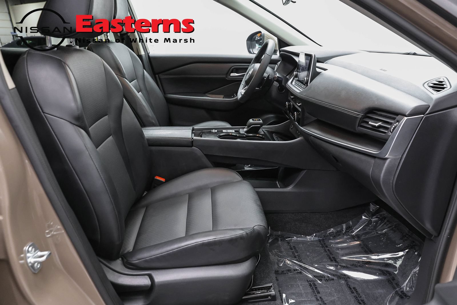 Used 2024 Nissan Rogue SV w/ SV Premium Package FWD image 23