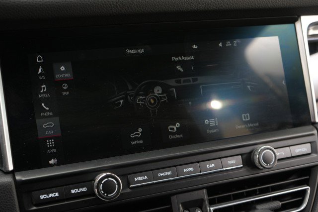 Used 2020 Porsche Macan image 55