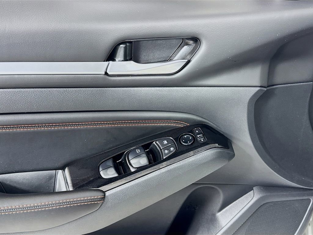 Used 2023 Nissan Altima 2.5 SR image 16