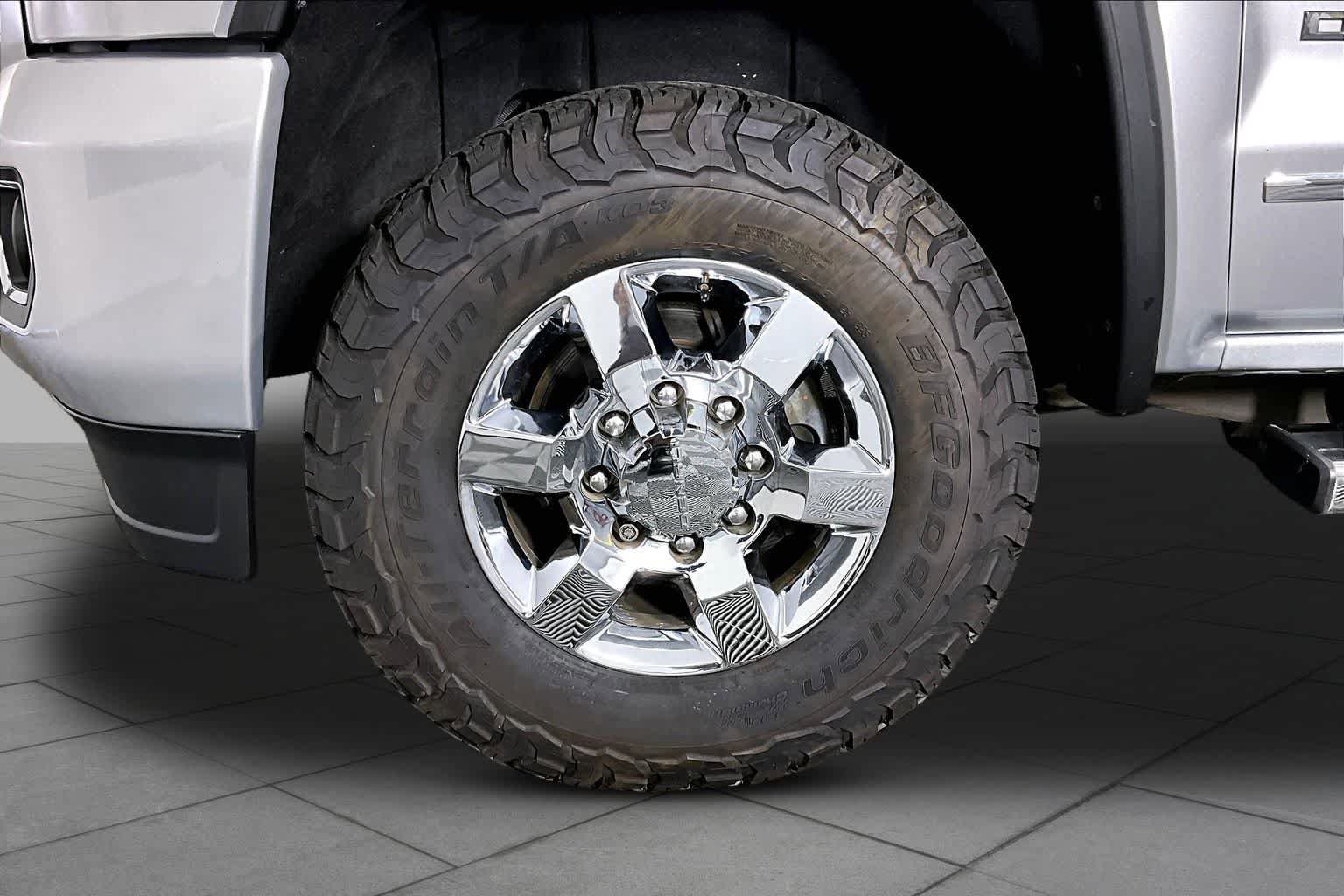 Used 2018 GMC Sierra 3500 Denali w/ Duramax Plus Package AWD/4WD image 11
