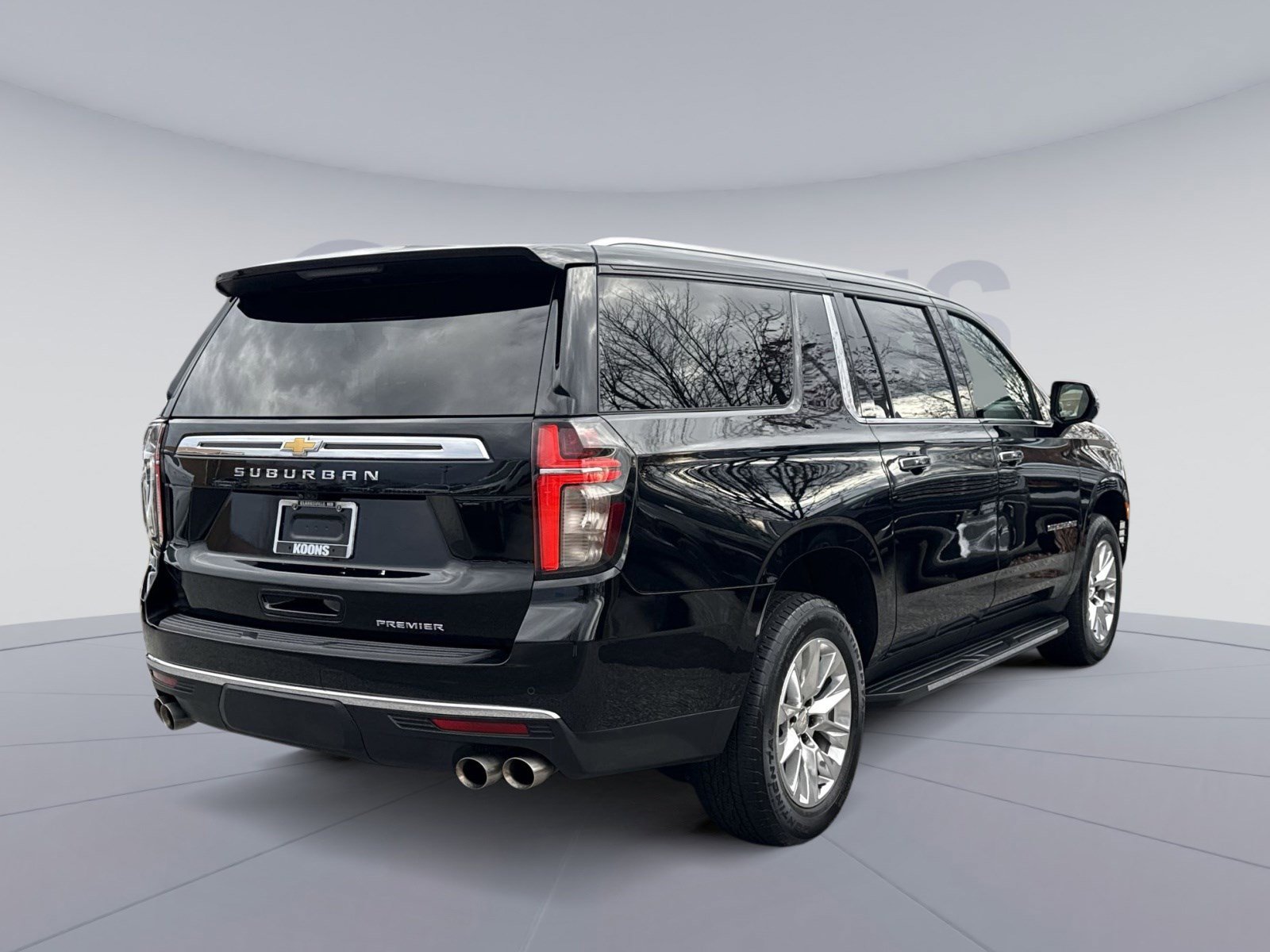 Used 2021 Chevrolet Suburban Premier w/ Premium Package image 7