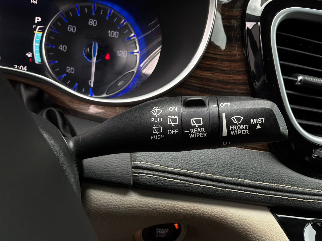 Used 2022 Chrysler Pacifica Limited FWD image 43