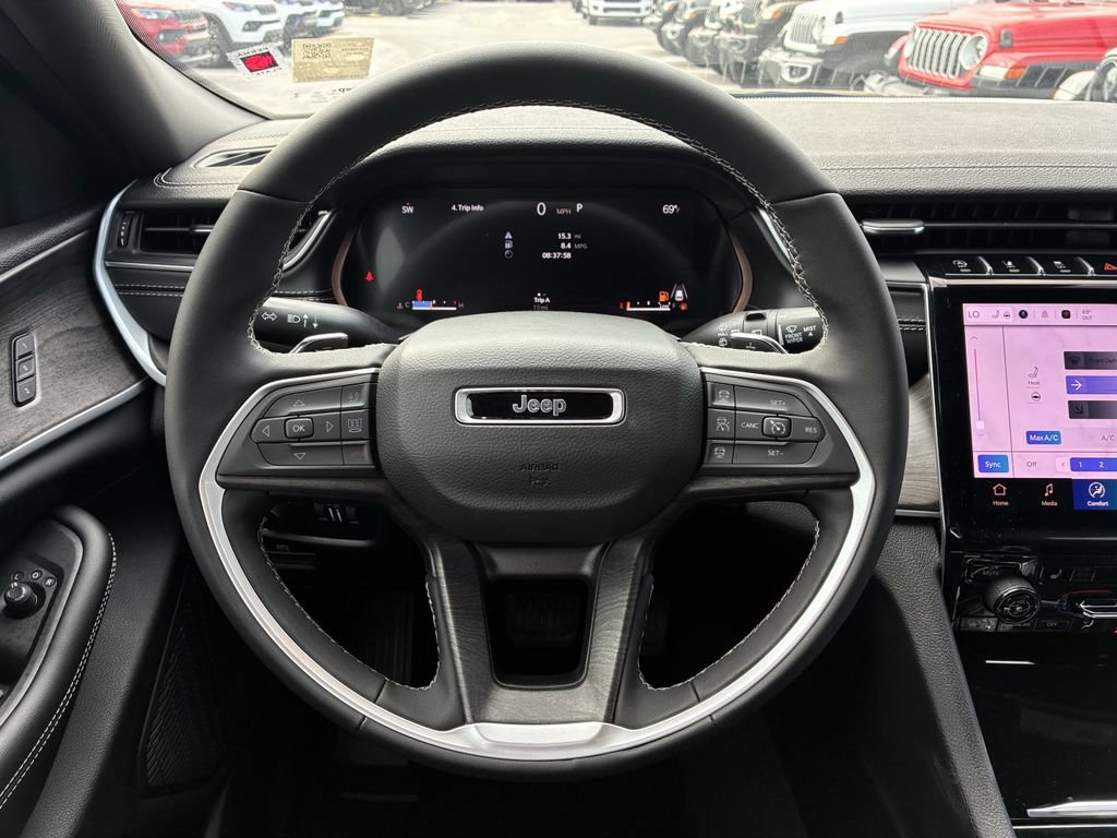 New 2025 Jeep Grand Cherokee Limited AWD/4WD image 17