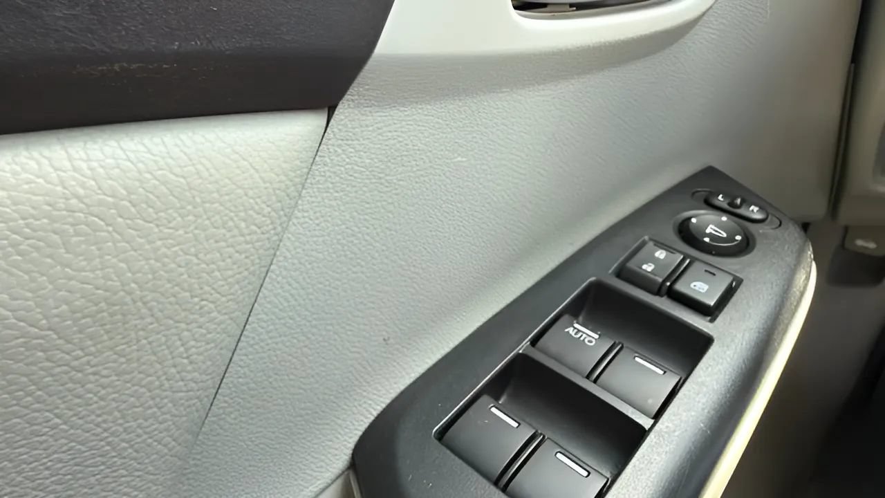 Used 2012 Honda Civic EX-L image 18