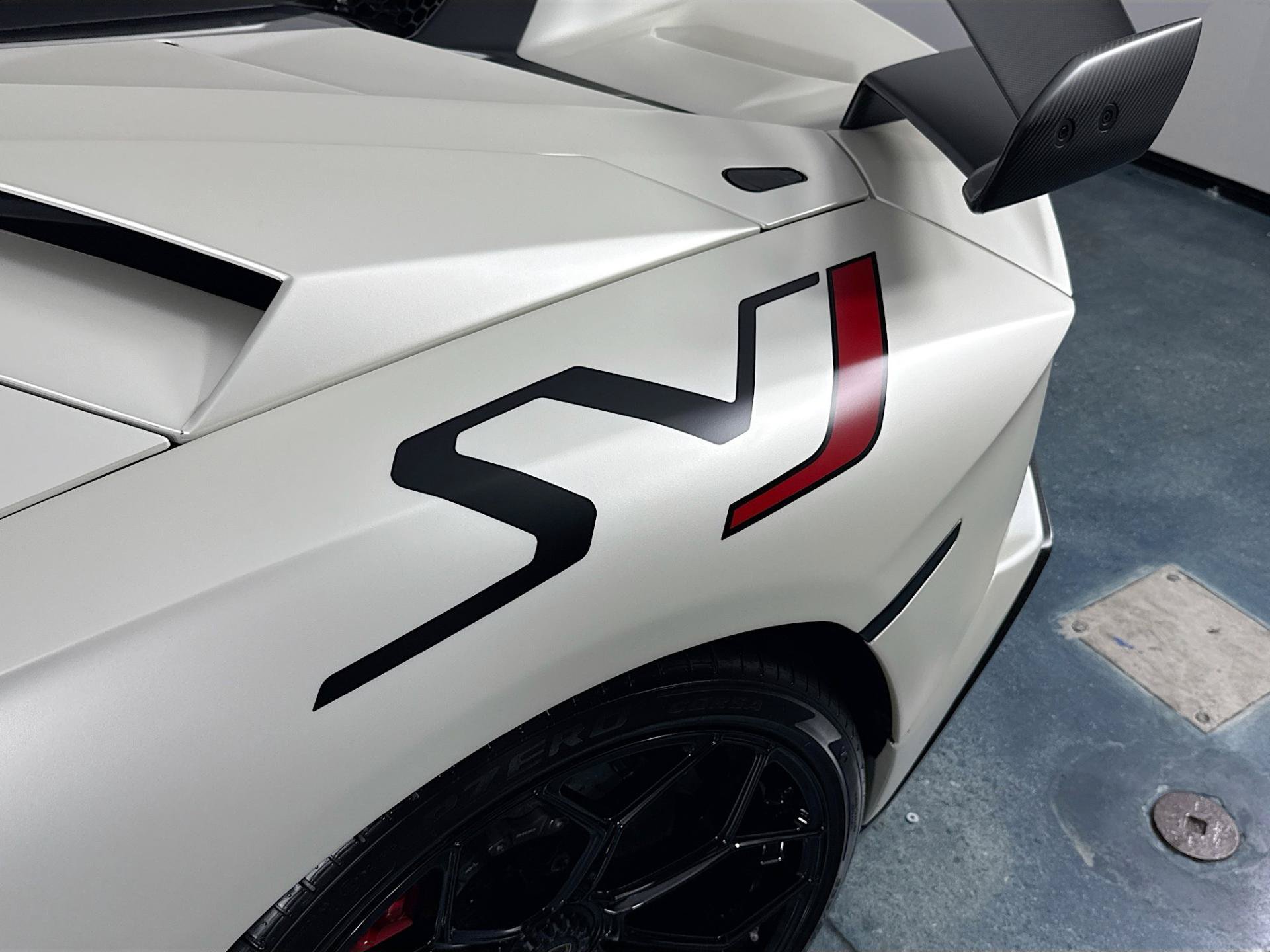 Used 2020 Lamborghini Aventador SVJ AWD/4WD image 53