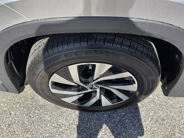 Used 2025 Volkswagen Tiguan S image 16