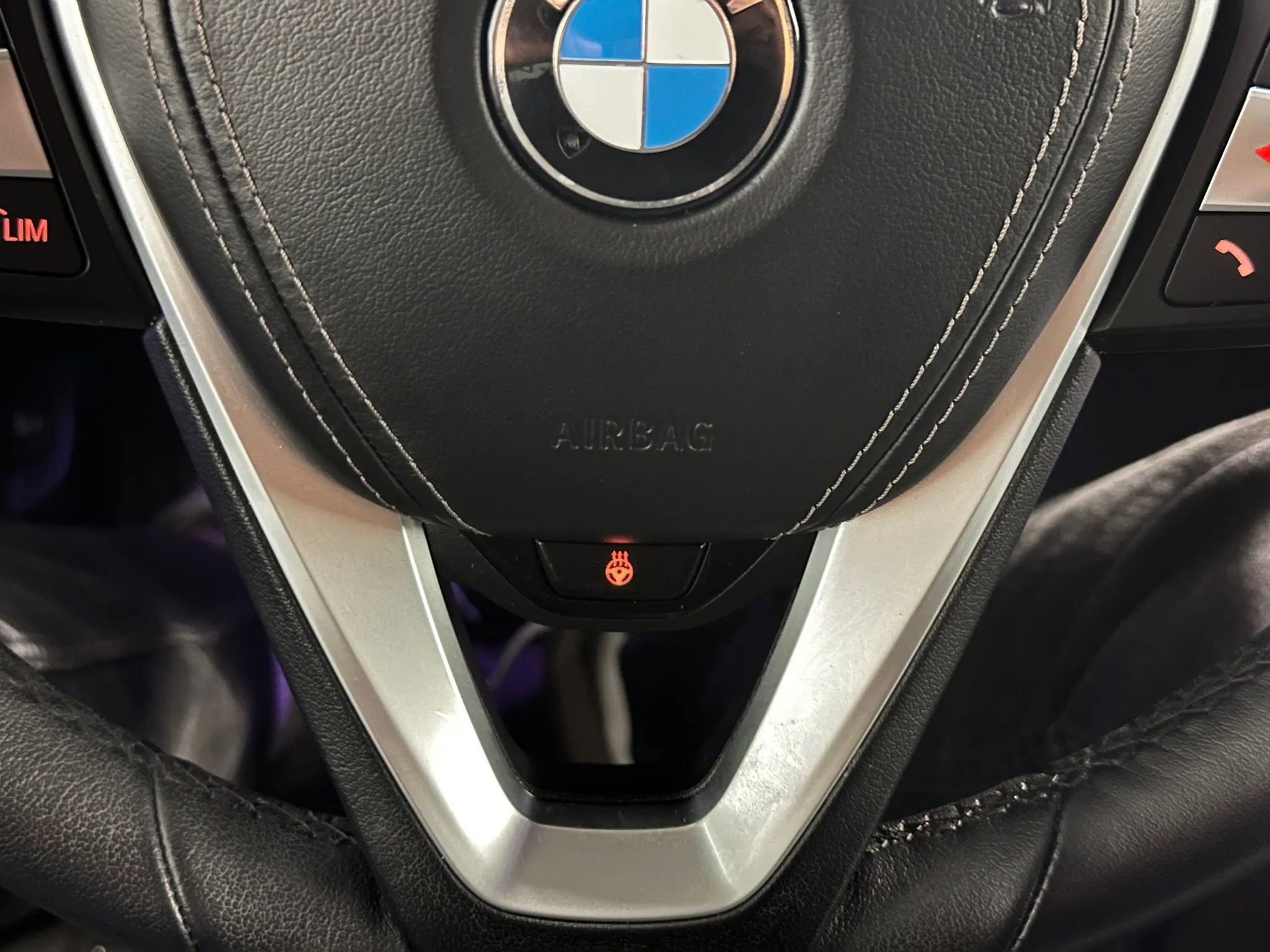 Used 2023 BMW X6 xDrive40i w/ Premium Package image 34