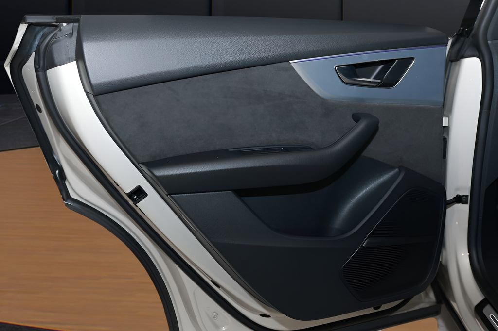 Used 2021 Audi SQ8 Premium Plus w/ SQ8 Black Optic Package image 21