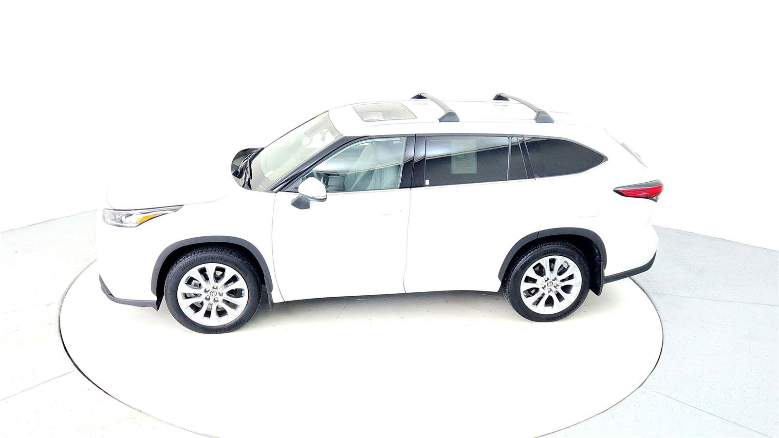 Used 2023 Toyota Highlander Limited image 15