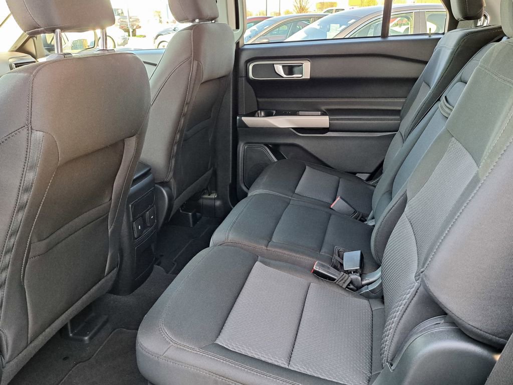 Used 2023 Ford Explorer XLT image 13