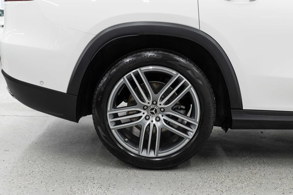 Used 2025 Mercedes-Benz GLS 450 4MATIC image 41