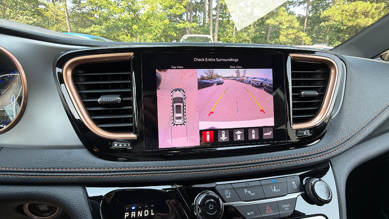 New 2027 Chrysler Pacifica Pinnacle FWD image 30