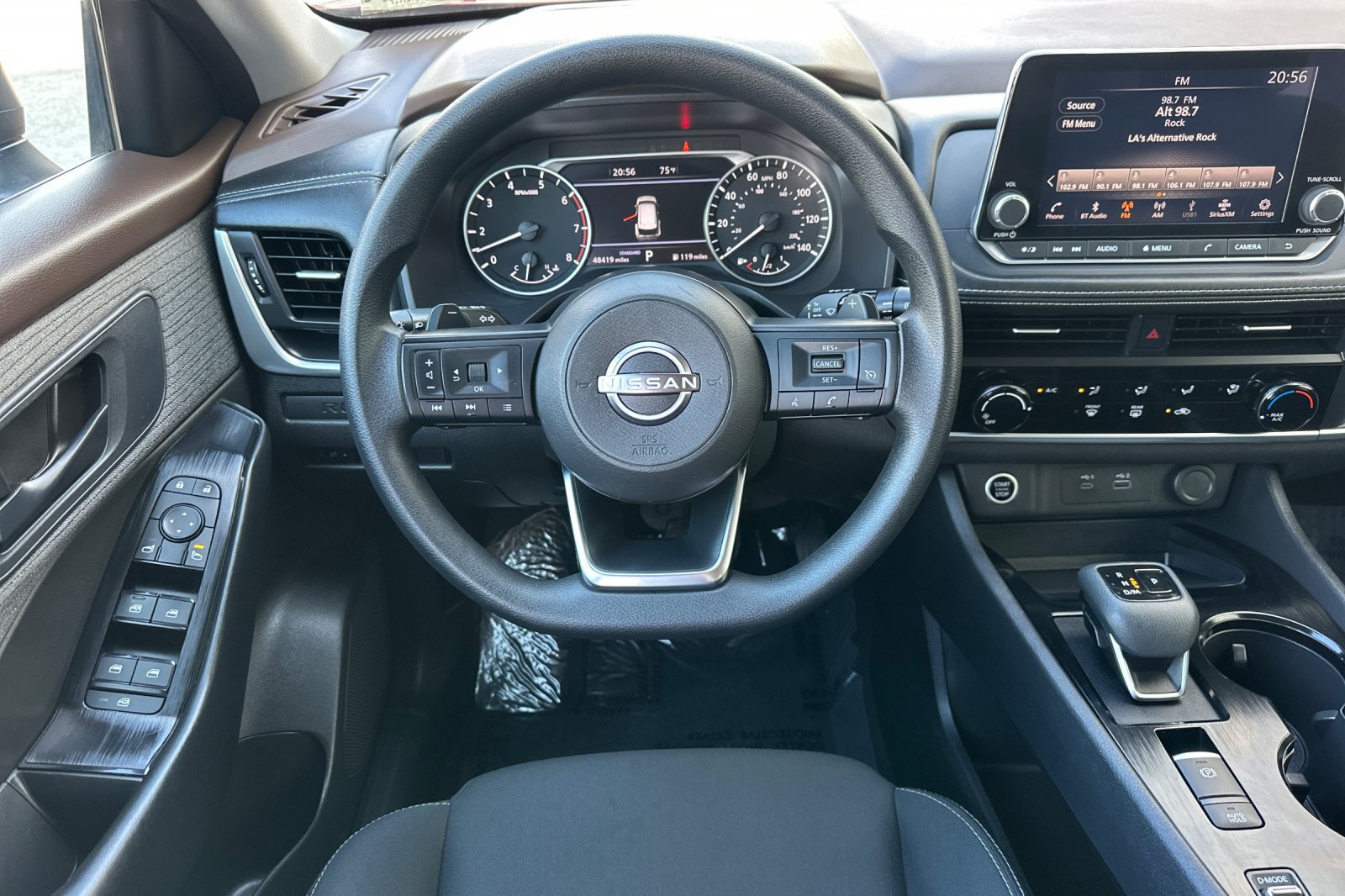 Used 2023 Nissan Rogue S FWD image 17