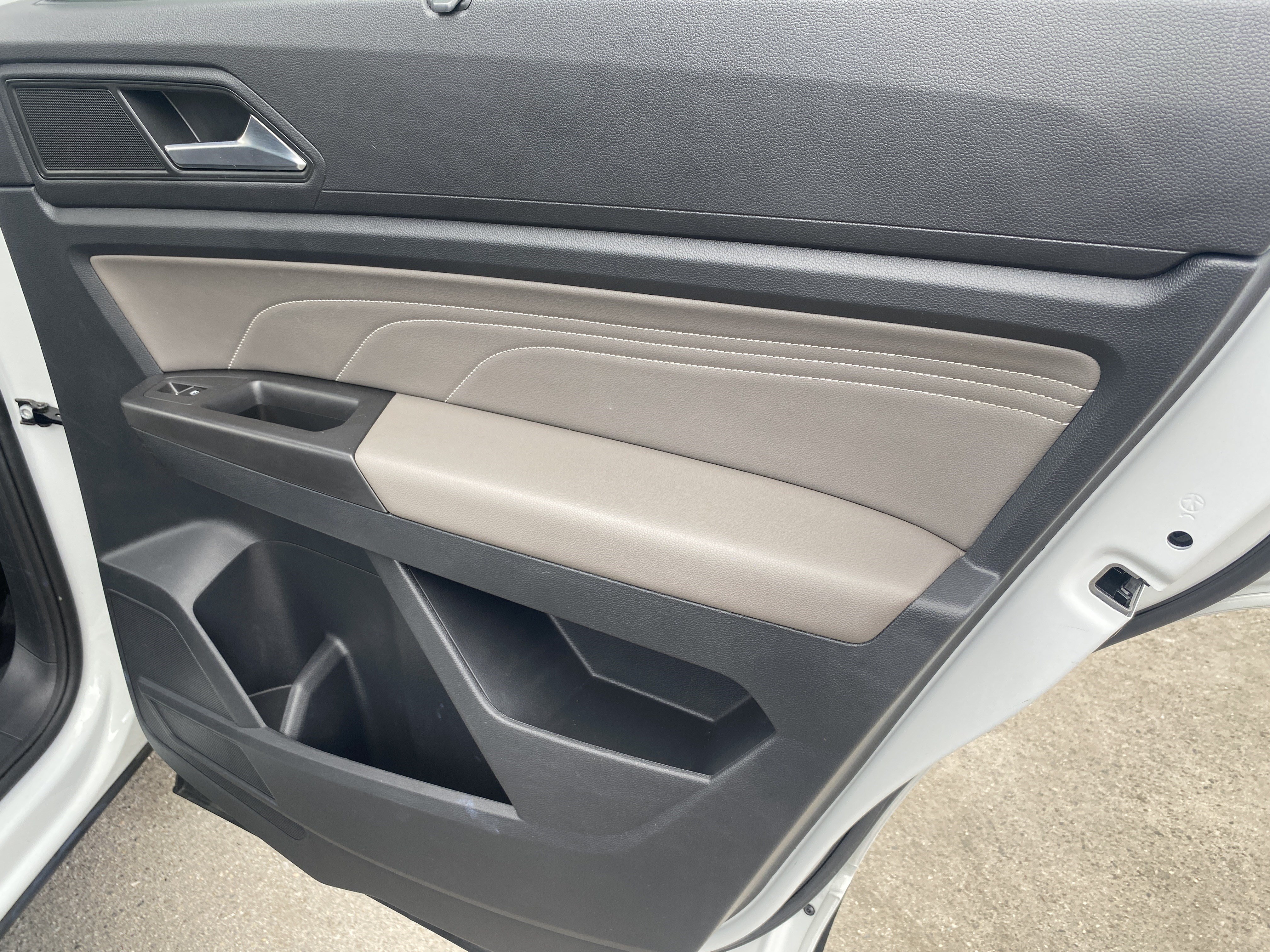 Used 2022 Volkswagen Atlas SE FWD image 19