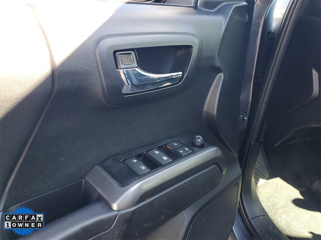 Used 2023 Toyota Tacoma TRD Off-Road image 19