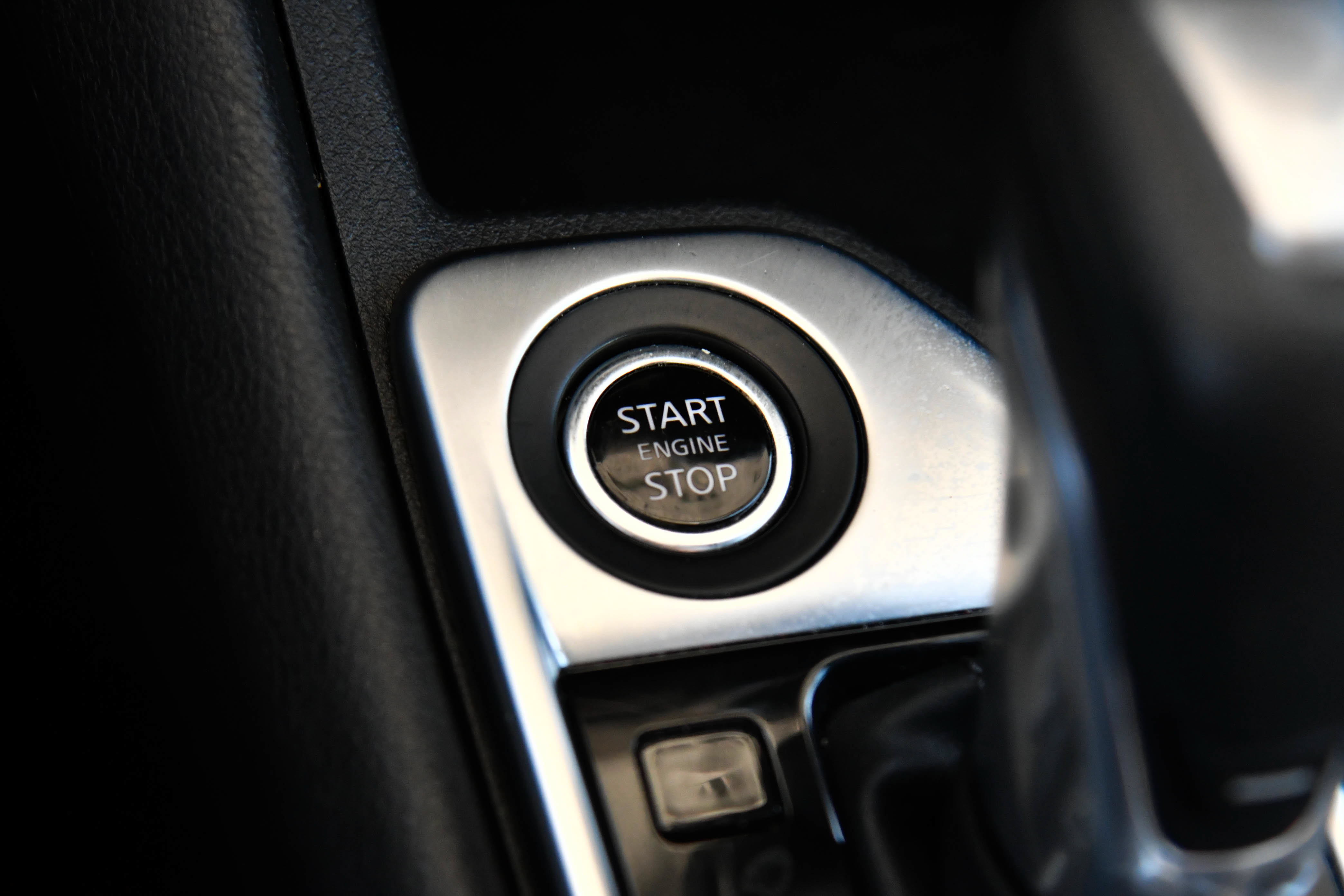 Used 2025 Nissan Sentra SV FWD image 24