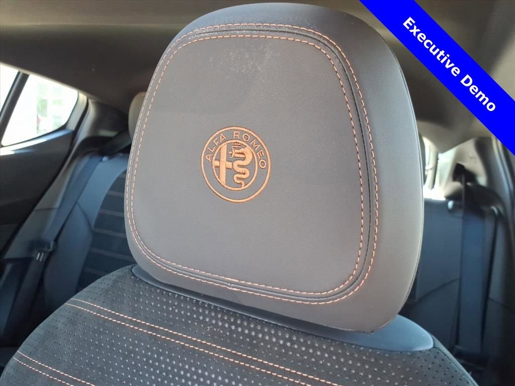 New 2025 Alfa Romeo Tonale AWD/4WD image 15