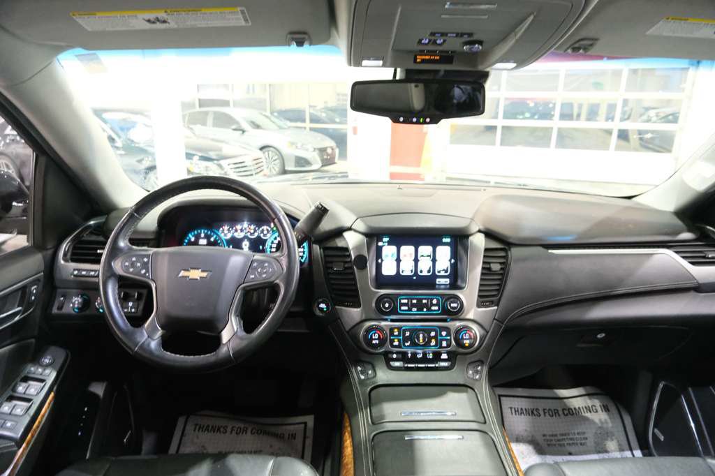 Used 2019 Chevrolet Suburban Premier AWD/4WD image 30