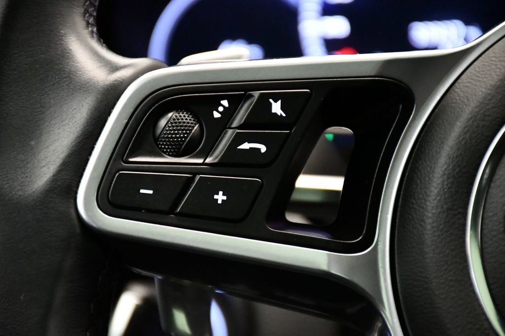 Used 2022 Porsche Cayenne image 27