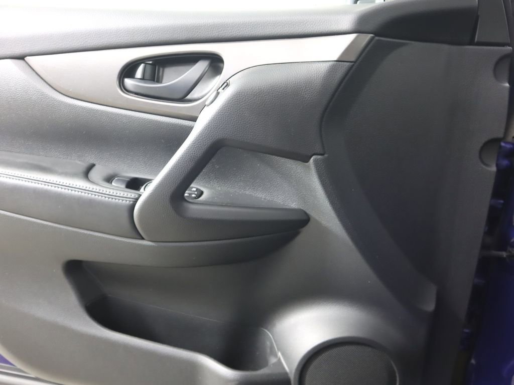 Certified 2020 Nissan Rogue Sport S image 16