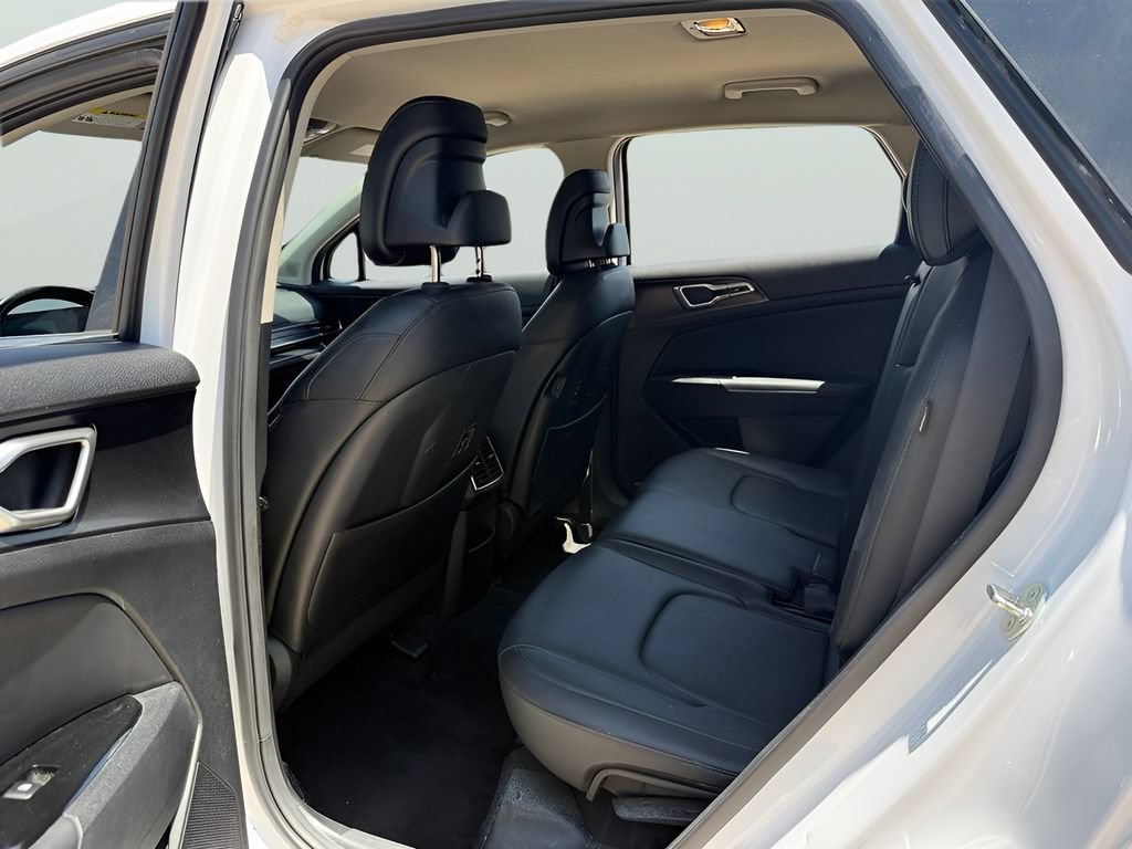 Used 2025 Kia Sportage EX FWD image 14