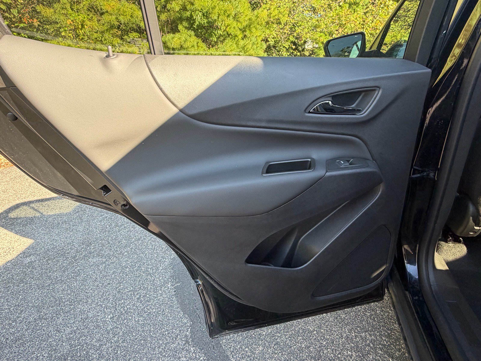 Used 2024 Chevrolet Equinox LT w/ LPO, Floor Liner Package FWD image 36