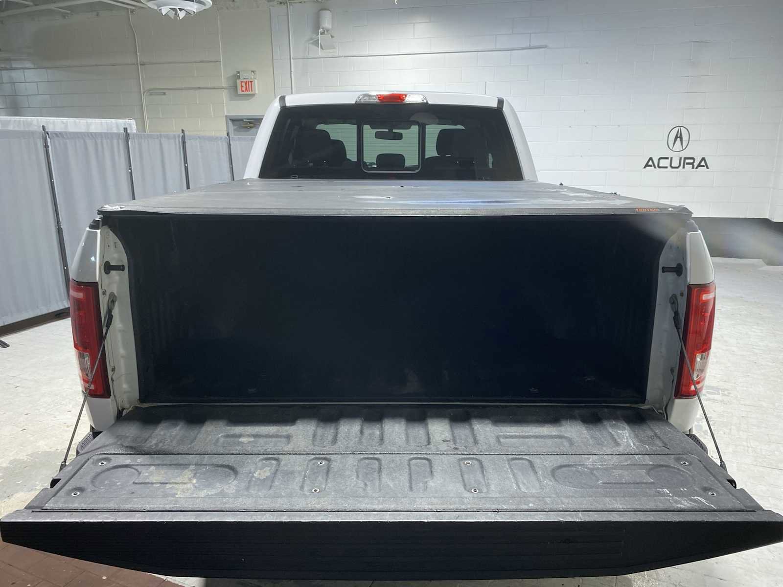 Used 2015 Ford F150 XLT w/ Equipment Group 302A Luxury image 19