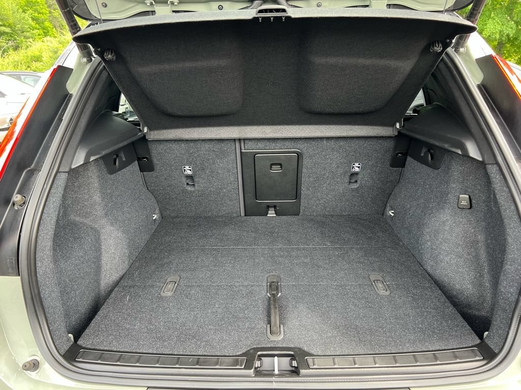 Certified 2023 Volvo XC40 Recharge Plus w/ Protection Package Premier AWD/4WD image 26