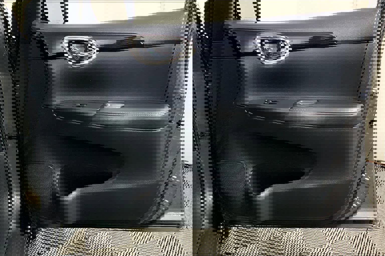 Used 2016 Nissan Sentra SV image 22