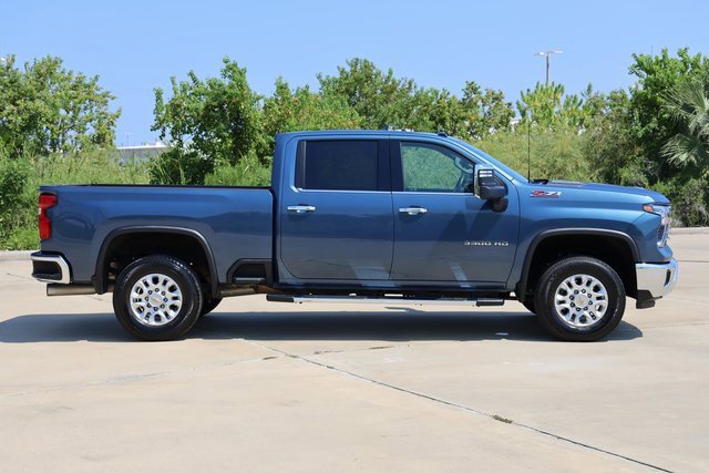 Certified 2024 Chevrolet Silverado 3500 LTZ w/ LTZ Premium Package image 4