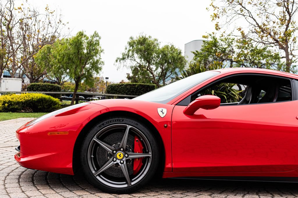 Used 2015 Ferrari 458 Italia Coupe RWD image 27