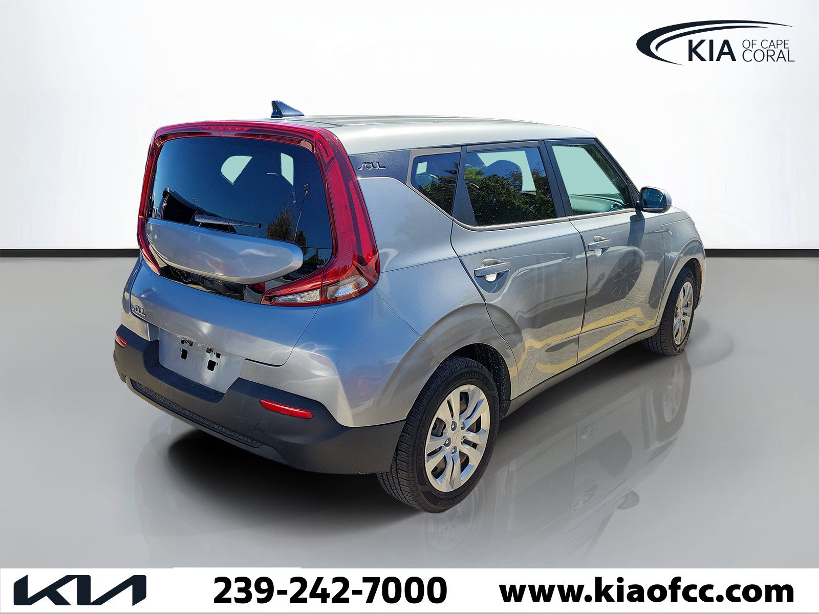 Used 2022 Kia Soul LX FWD image 3