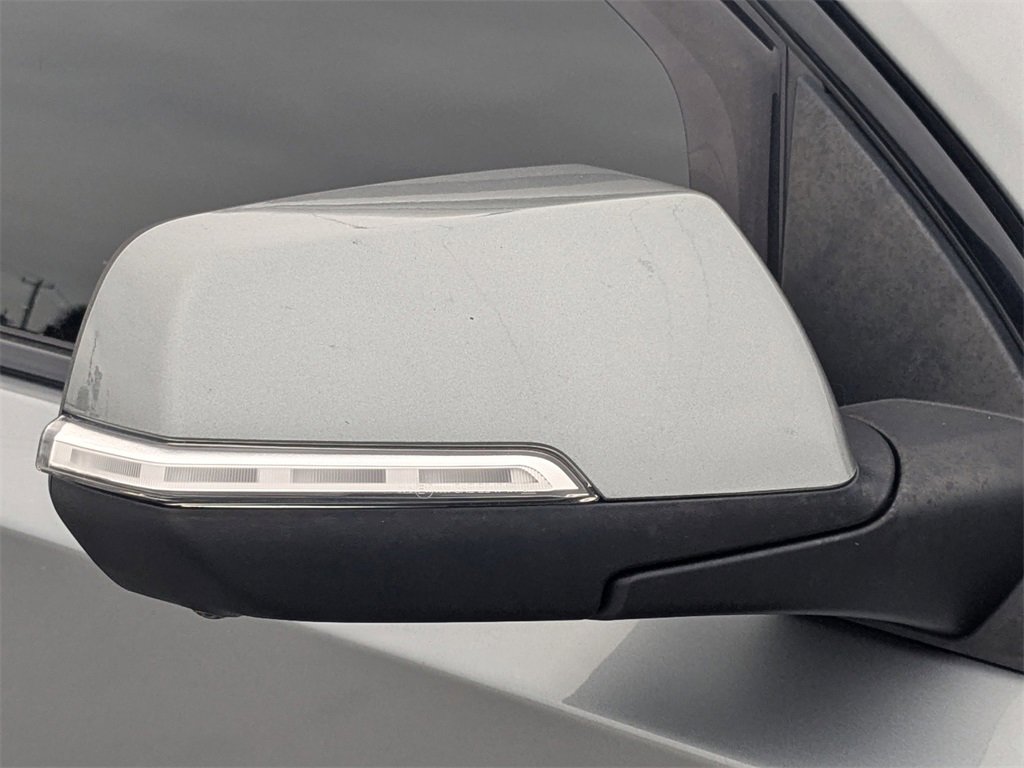 Used 2023 Chevrolet Traverse RS image 11