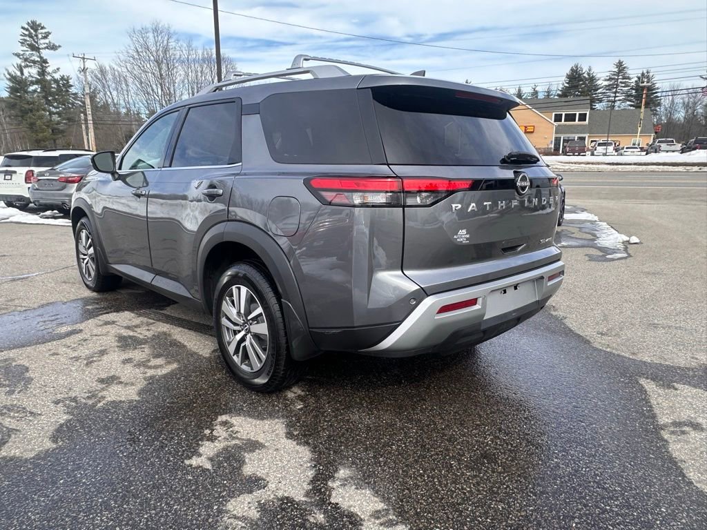 Used 2022 Nissan Pathfinder SL image 3