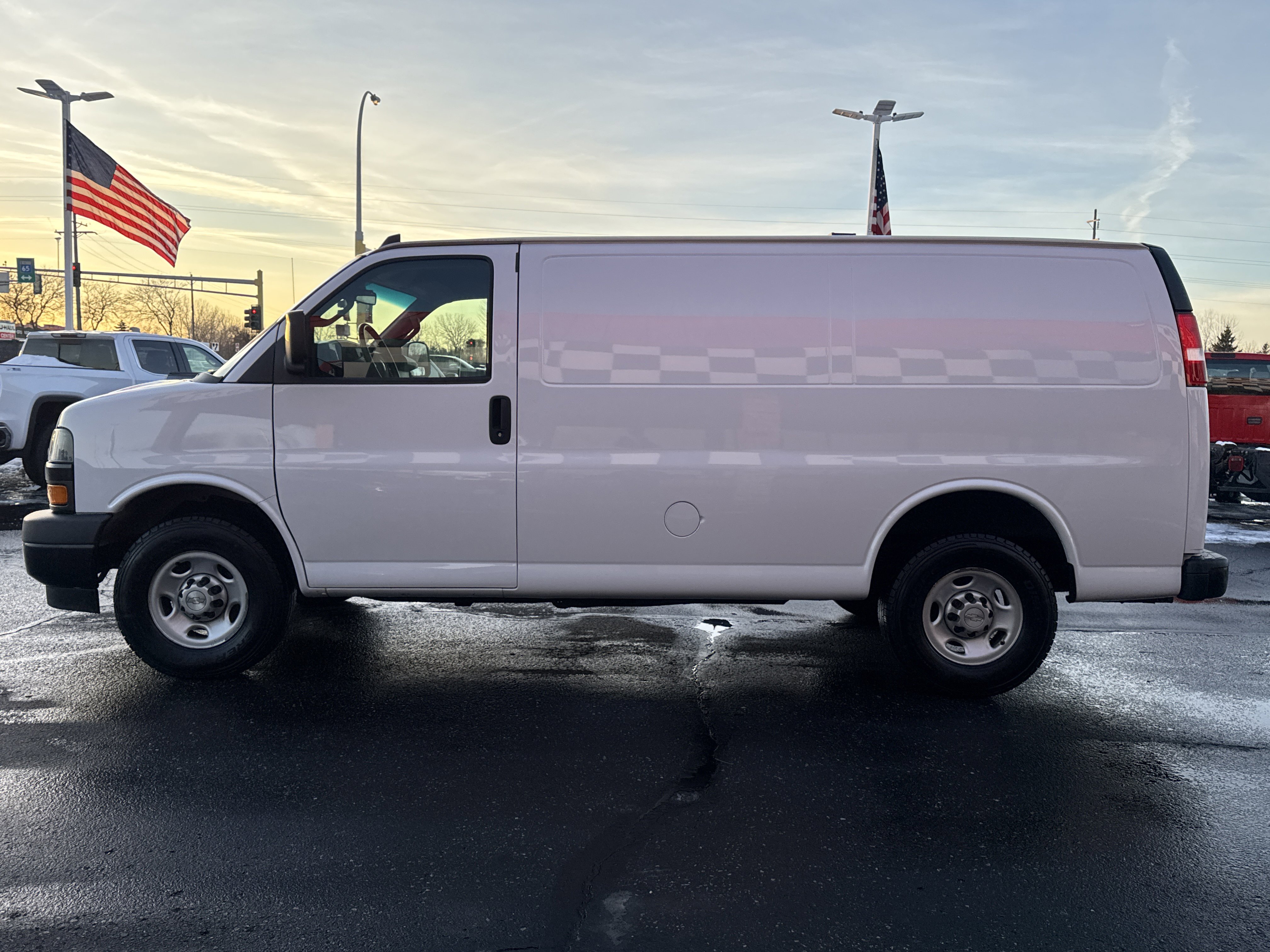 Used 2021 Chevrolet Express 2500 w/ Driver Convenience Package image 4
