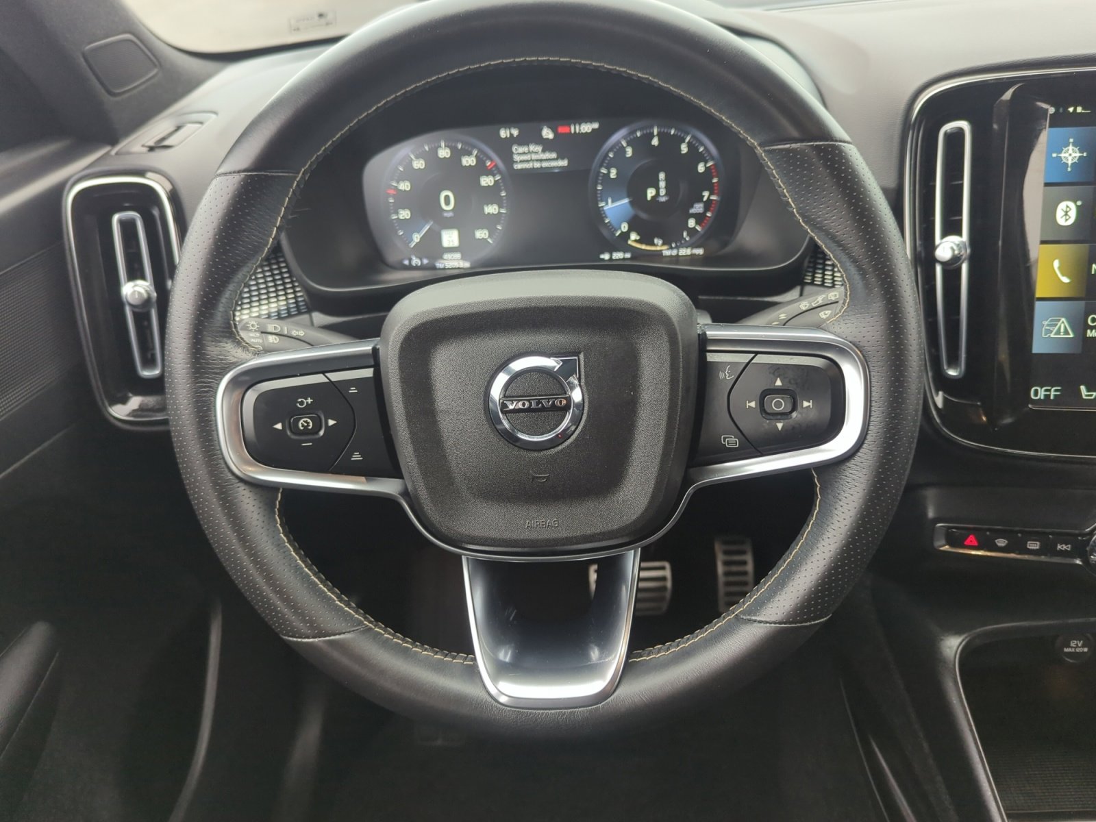 Used 2021 Volvo XC40 T5 R-Design w/ Climate Package image 9