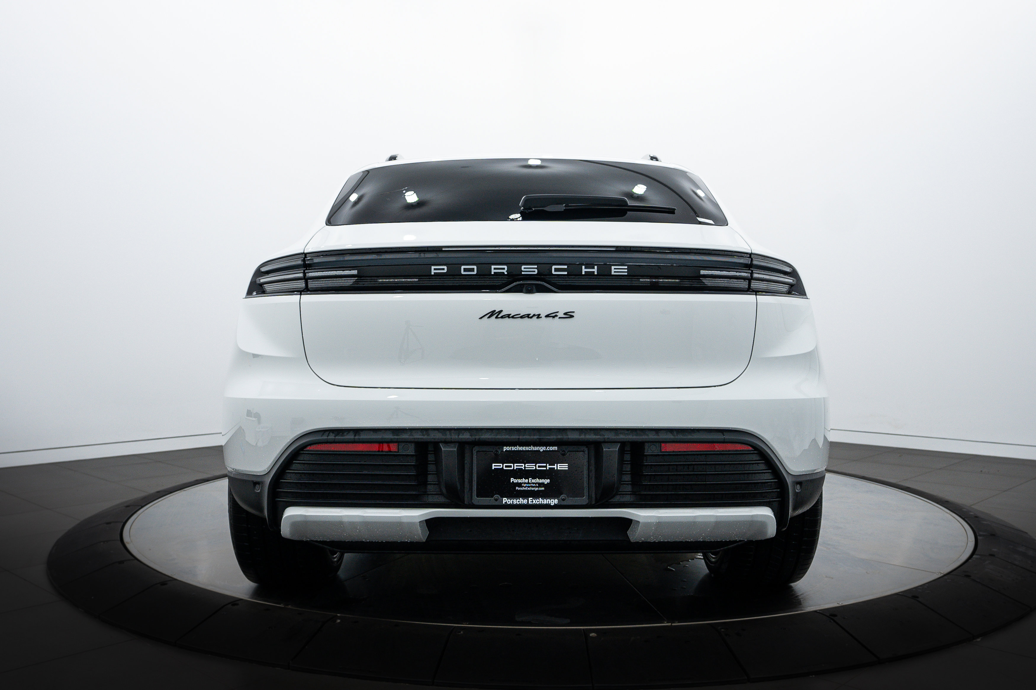 New 2025 Porsche Macan 4S Electric image 6