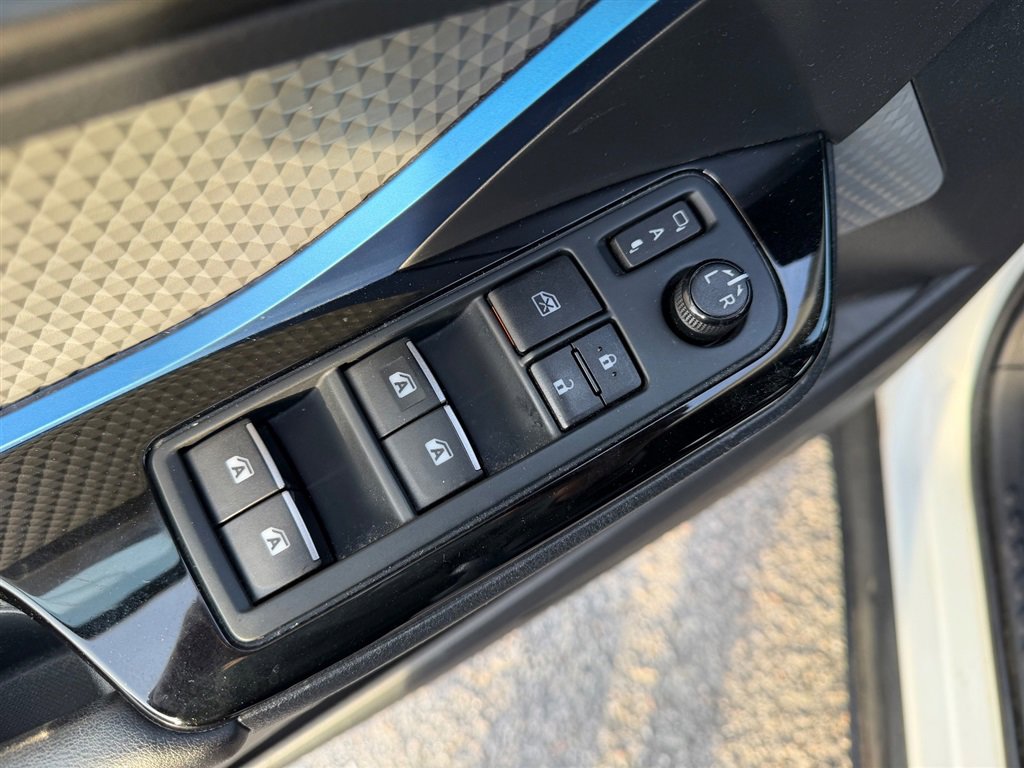 Used 2019 Toyota C-HR image 22