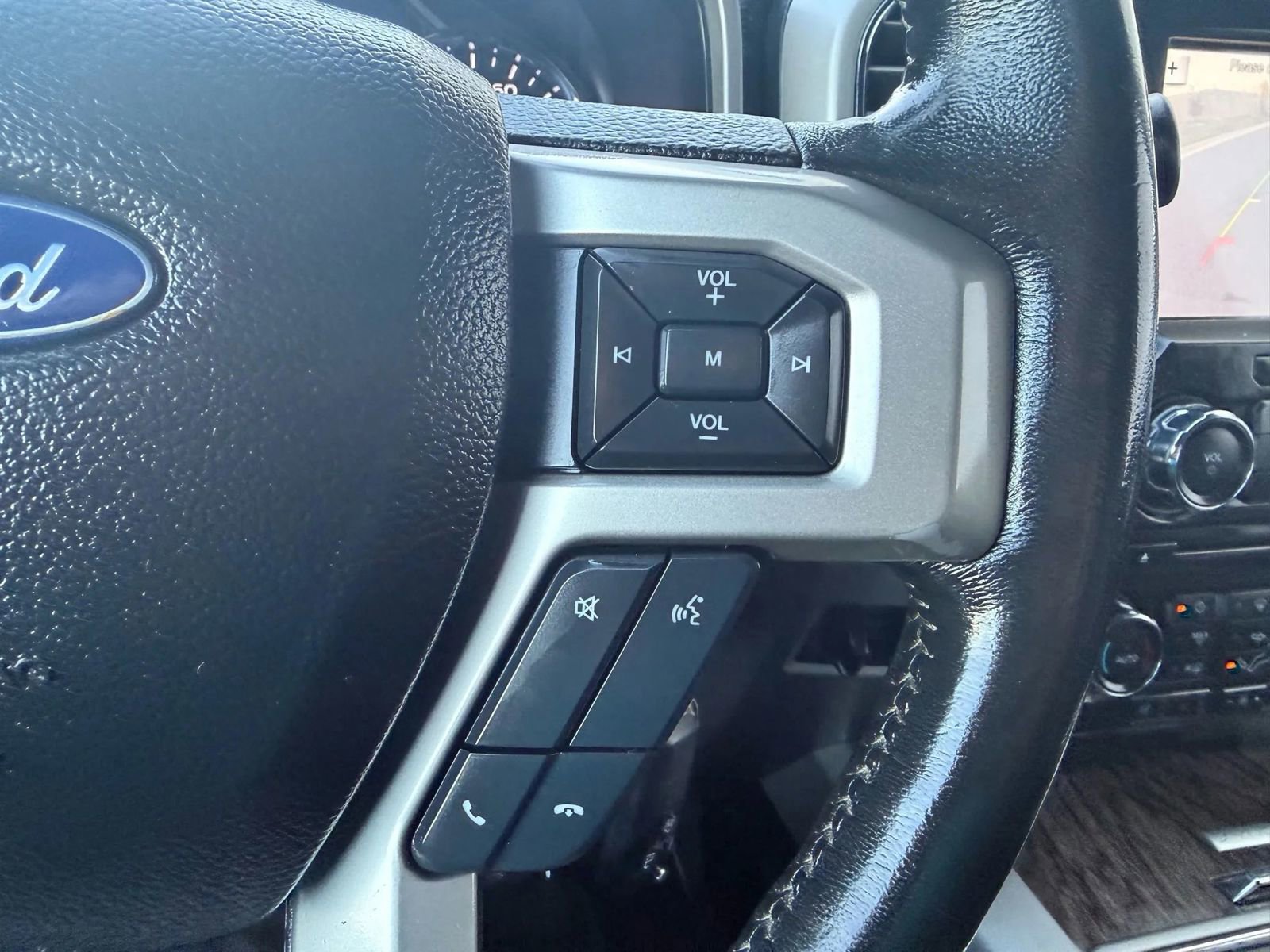 Used 2017 Ford F250 Lariat w/ Chrome Package image 26