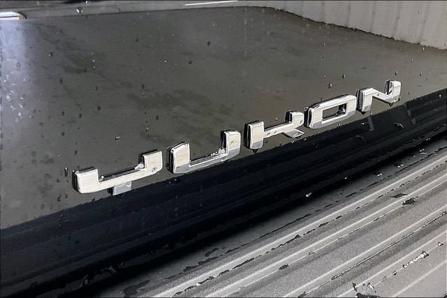 New 2026 GMC Yukon AT4 w/ AT4 Premium Package AWD/4WD image 18
