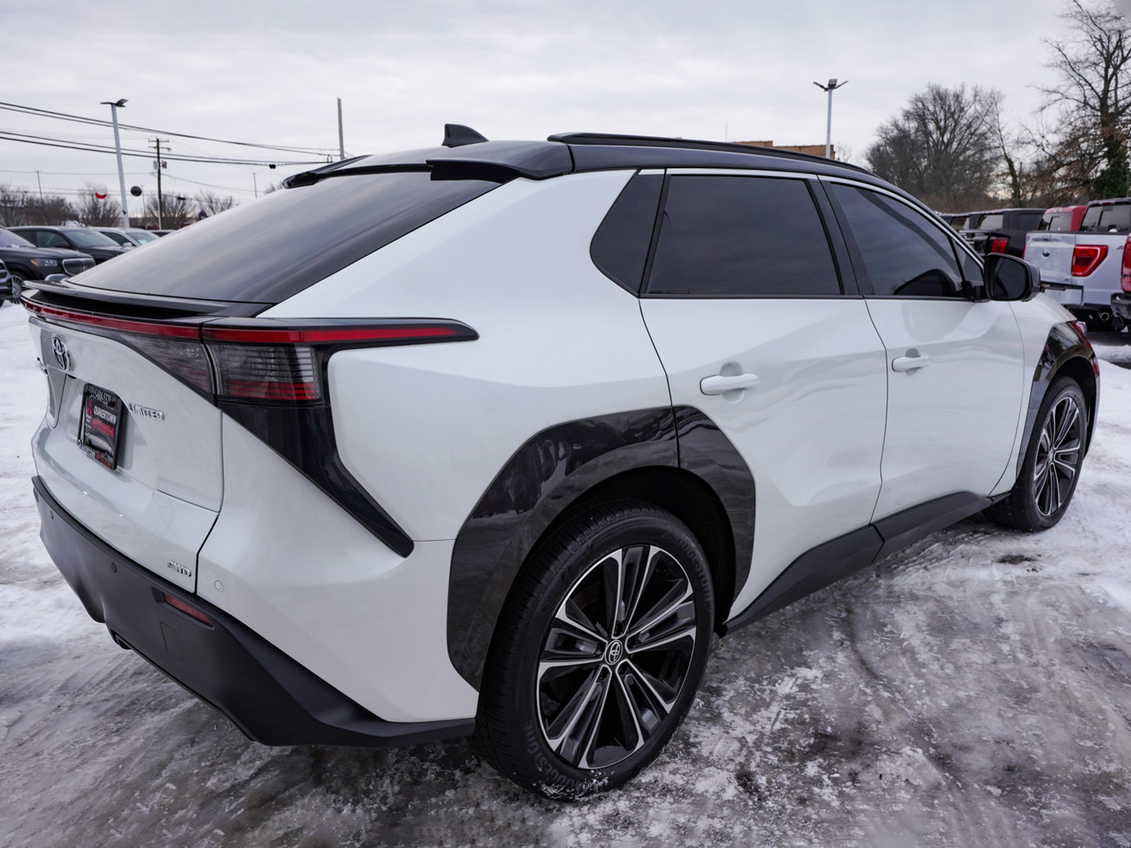 Used 2023 Toyota bZ4X Limited image 5